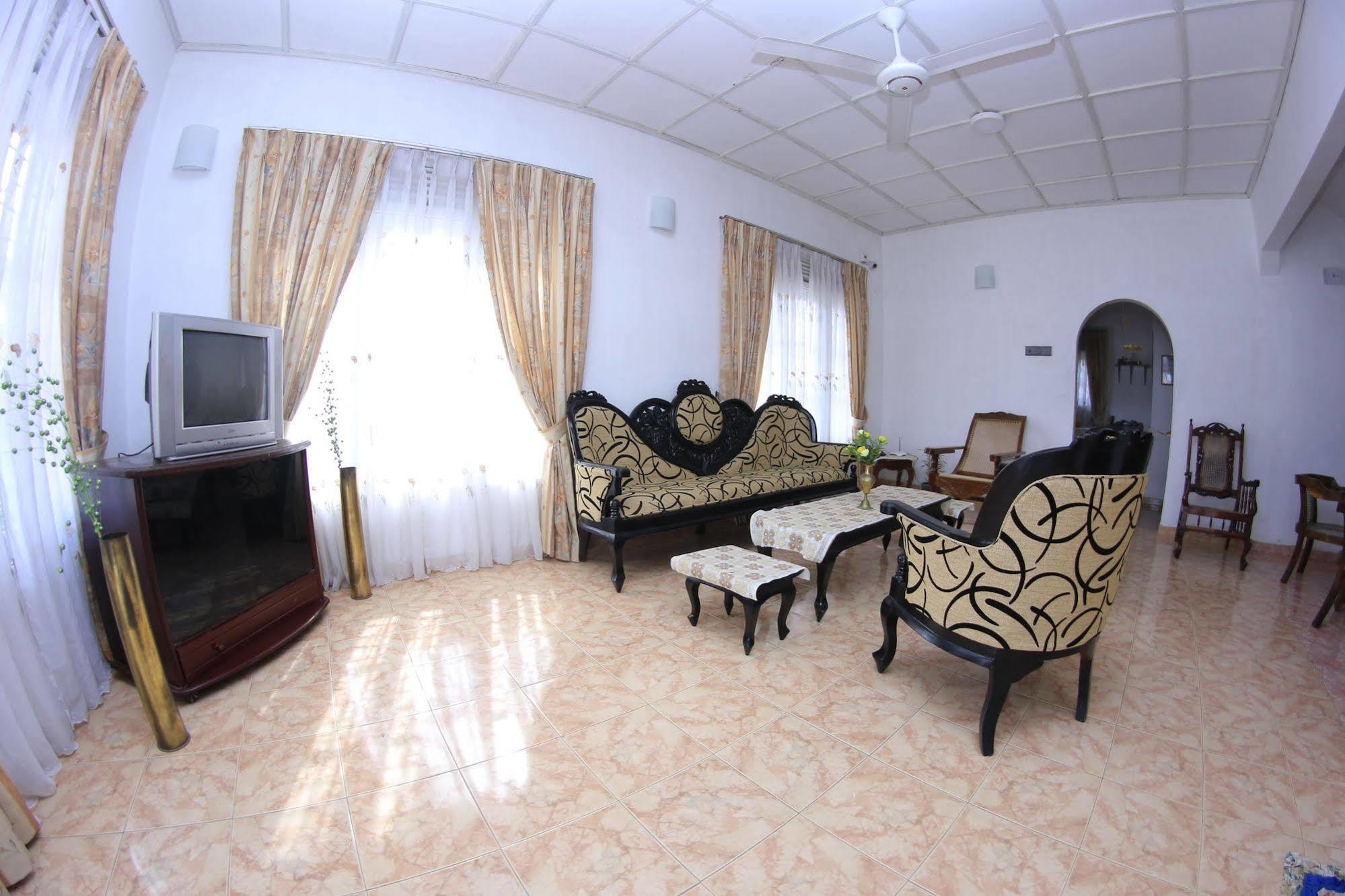 White Villa Уелигама Екстериор снимка